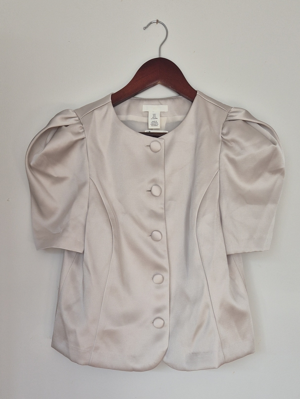 H&M Women's Cream Puff-Sleeve Button Front Top